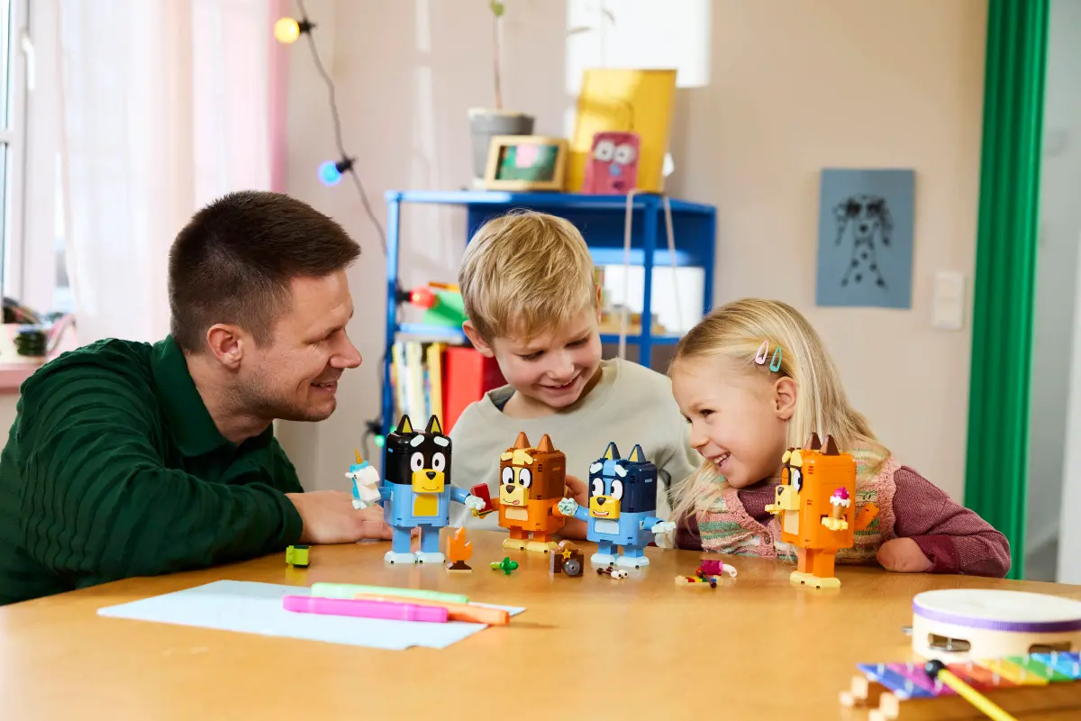 Lego® Bluey Famiglia Bluey in mattoncini 11217